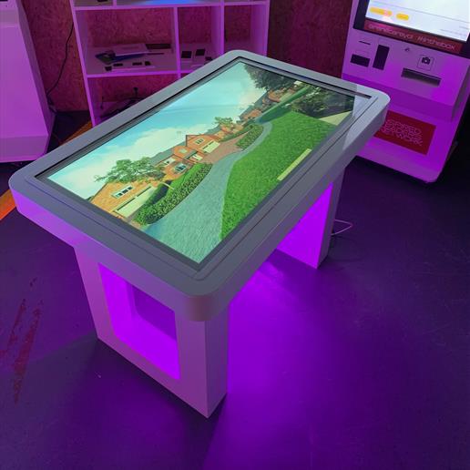 event hire, screen hire , digital signage hire, touch screen, touch table 