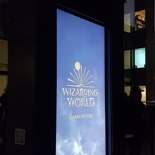 event hire, screen hire , digital signage hire, freestanding touch screen, digital totem